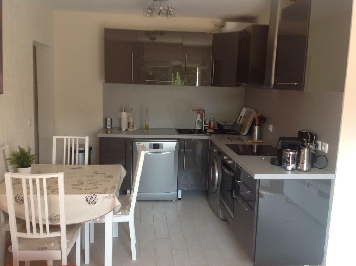 Rez De Villa Pebrier Frejus Bagian luar foto